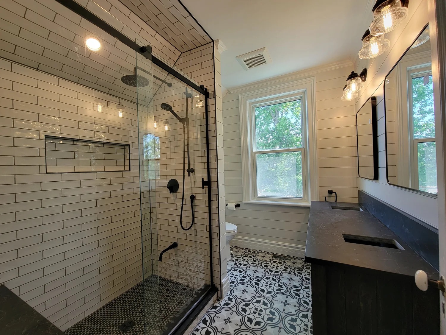 Master ensuite Cobourg